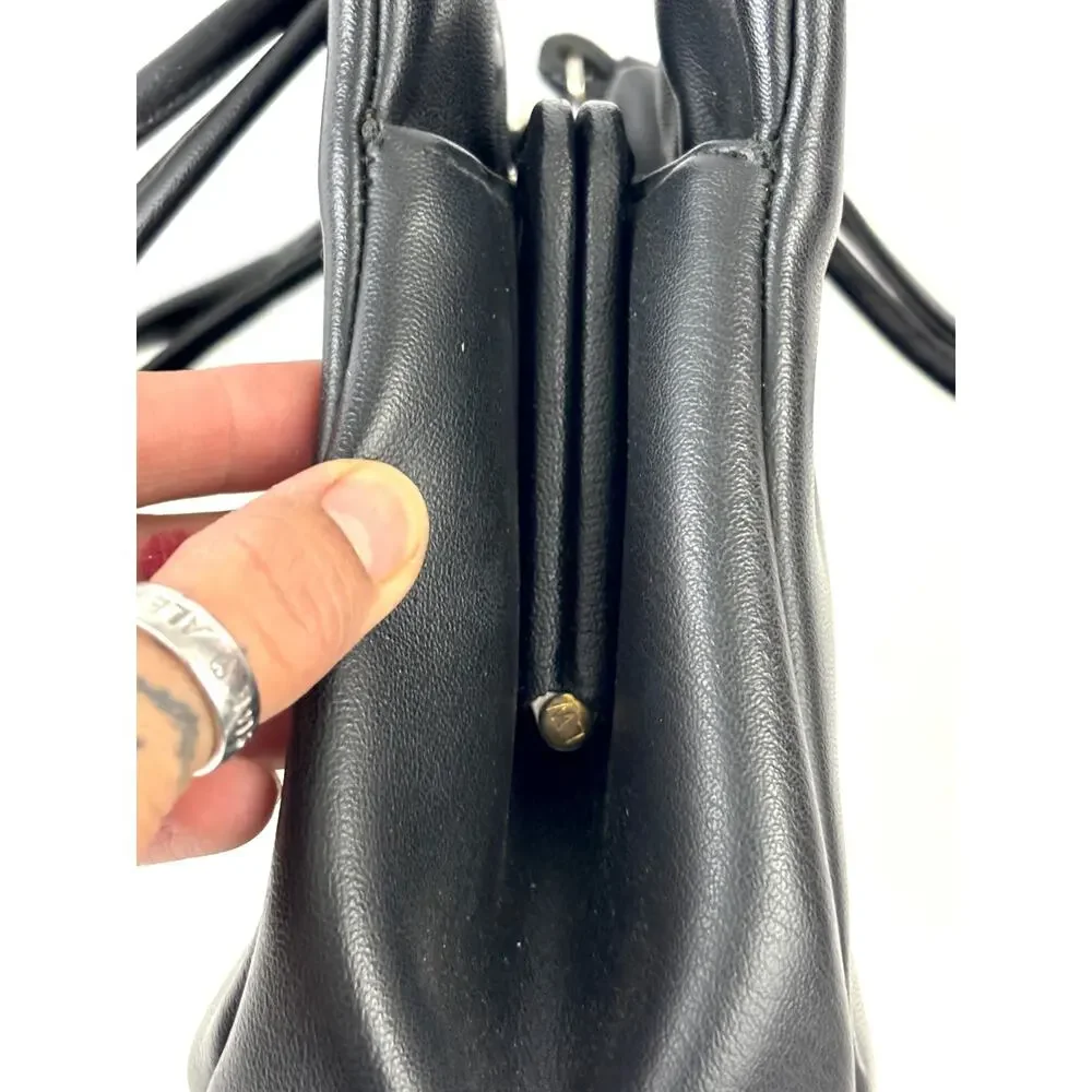 Vintage 1950s 60s‎ Black Gathered Leather Top Handle Purse Clasp Closure